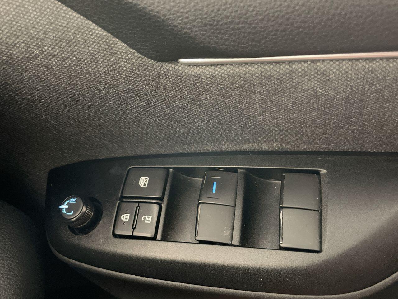 Used Toyota Yaris 2021 for sale - 76898628: Photo 33