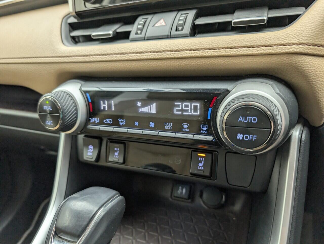 Used Toyota RAV4 2019 for sale - 76689376: Photo 16