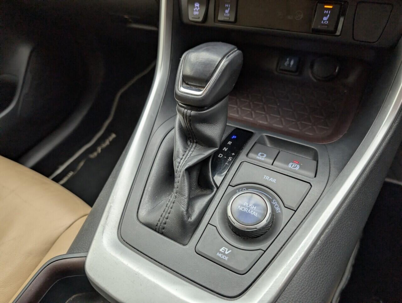 Used Toyota RAV4 2019 for sale - 76689376: Photo 17