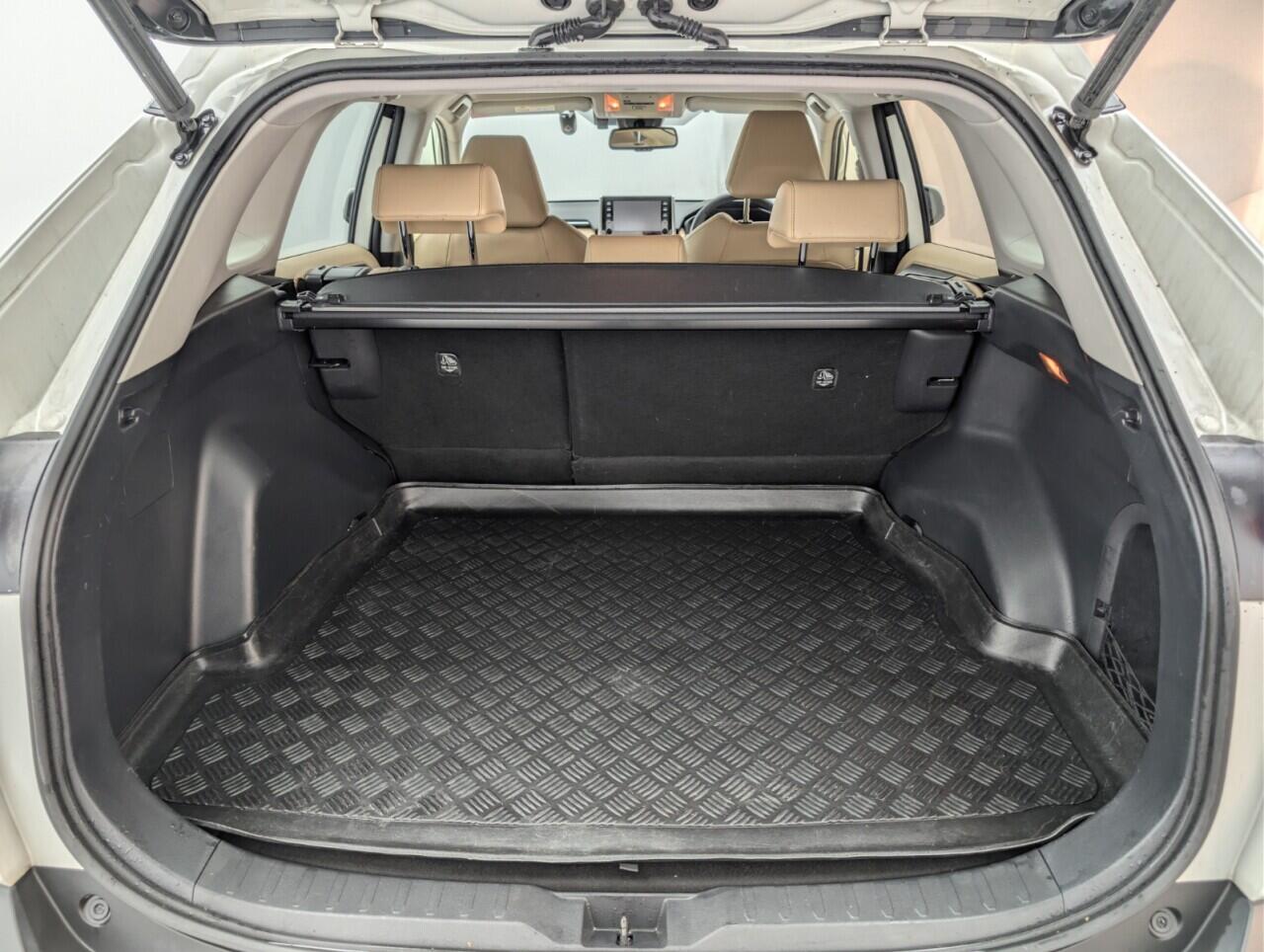 Used Toyota RAV4 2019 for sale - 76689376: Photo 27