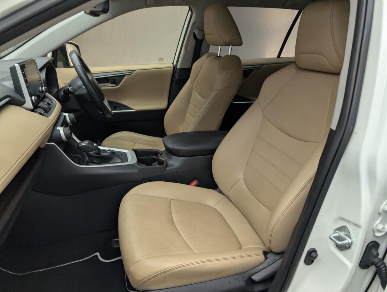 Used Toyota RAV4 2019 for sale - 76689376: Photo 29