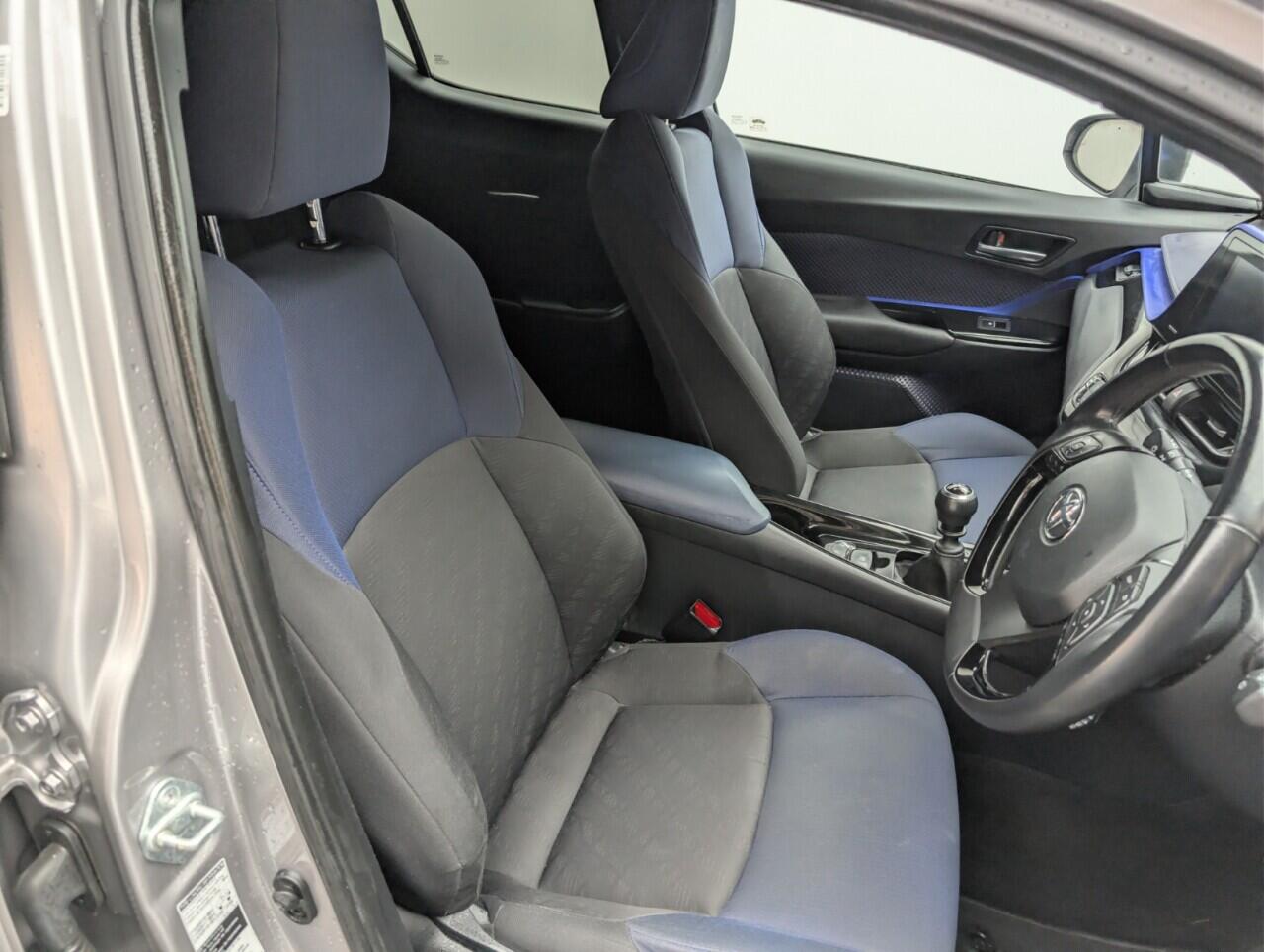 Used Toyota C-HR 2017 for sale - 76550826: Photo 12