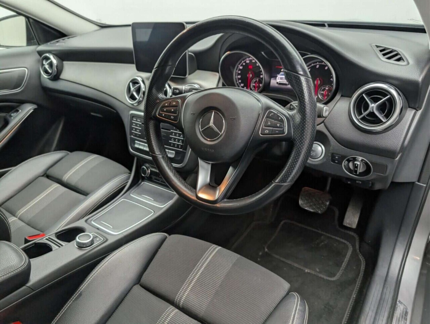 Used Mercedes-Benz GLA 2018 for sale - 77713704: Photo 11