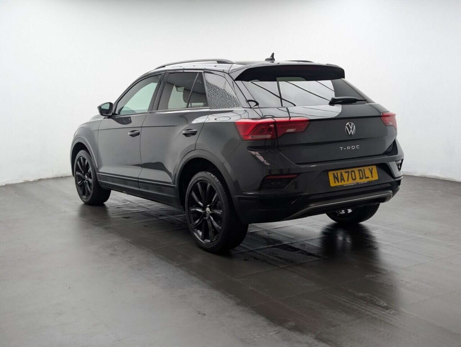 Used Volkswagen T-Roc 2020 for sale - 77713130: Photo 6