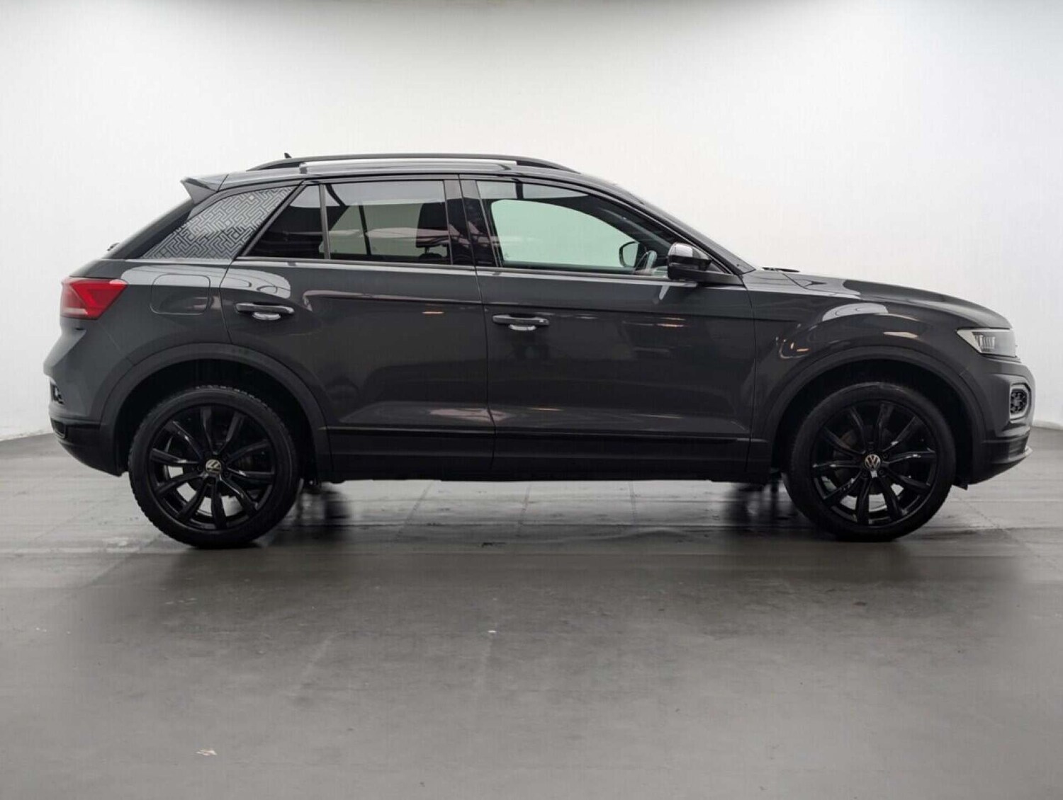 Used Volkswagen T-Roc 2020 for sale - 77713130: Photo 9