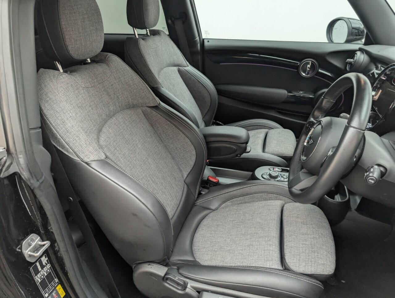 Used MINI Hatch 2021 for sale - 76926296: Photo 11