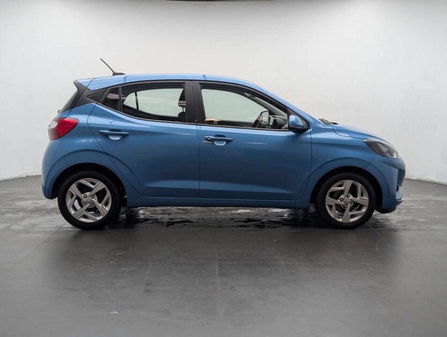 Used Hyundai i10 2021 for sale - 77713128: Photo 9