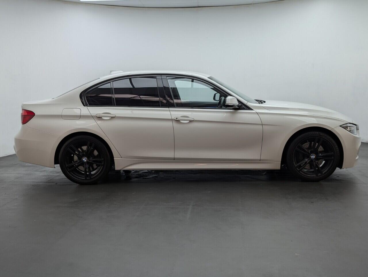Used BMW 3 Series 2018 for sale - 76422688: Photo 9