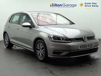 Used Volkswagen Golf 2019 for sale - 79650493: Photo