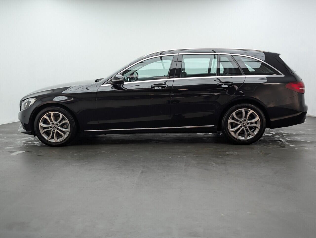 Used Mercedes-Benz C Class 2017 for sale - 76424676: Photo 5