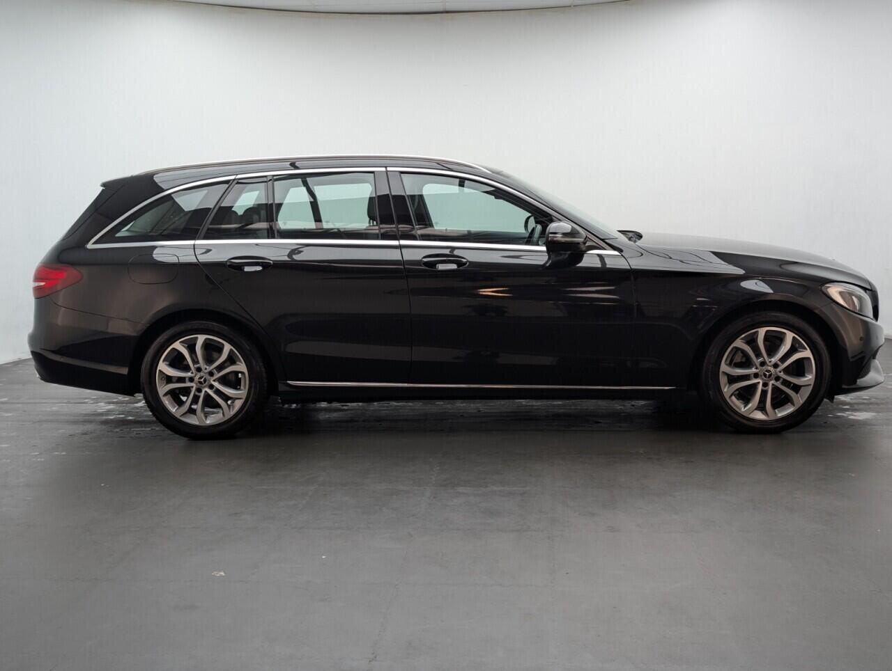 Used Mercedes-Benz C Class 2017 for sale - 76424676: Photo 9