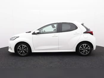 Used Toyota Yaris 2022 for sale - 79704625: Photo