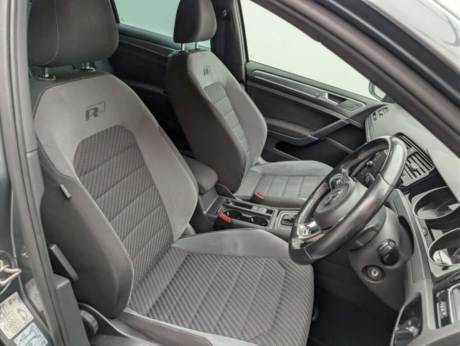 Used Volkswagen Golf 2019 for sale - 77714555: Photo 23