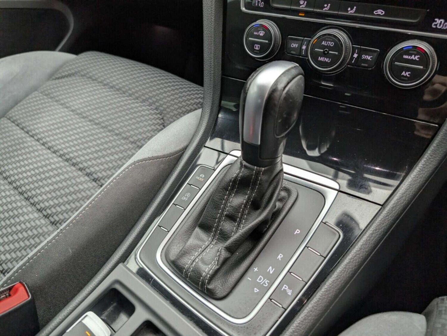 Used Volkswagen Golf 2019 for sale - 77714555: Photo 27