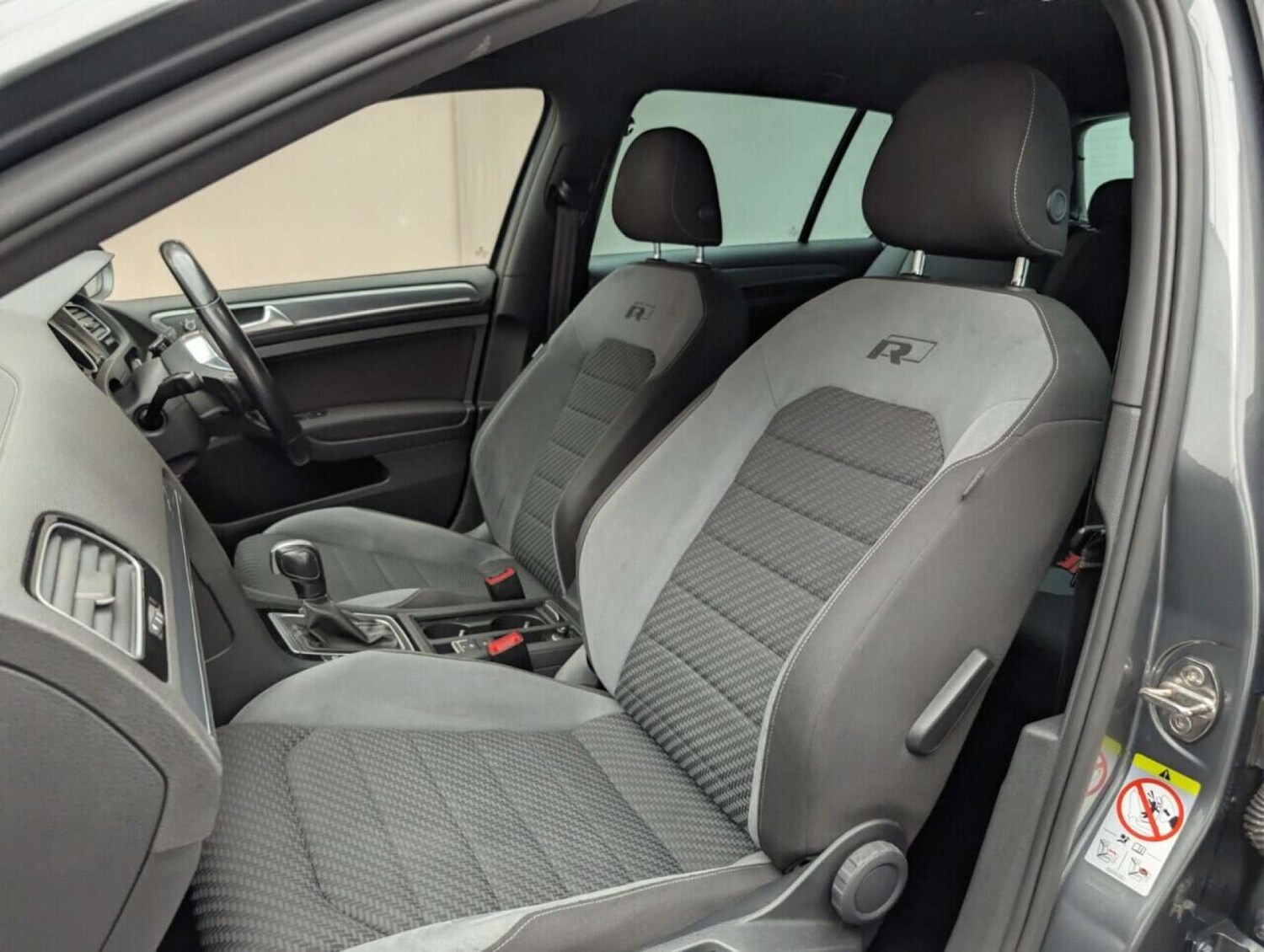 Used Volkswagen Golf 2019 for sale - 77714555: Photo 36