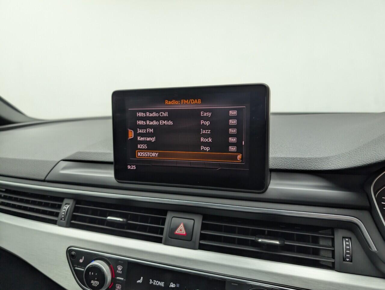 Used Audi A4 Avant 2019 for sale - 76423472: Photo 13