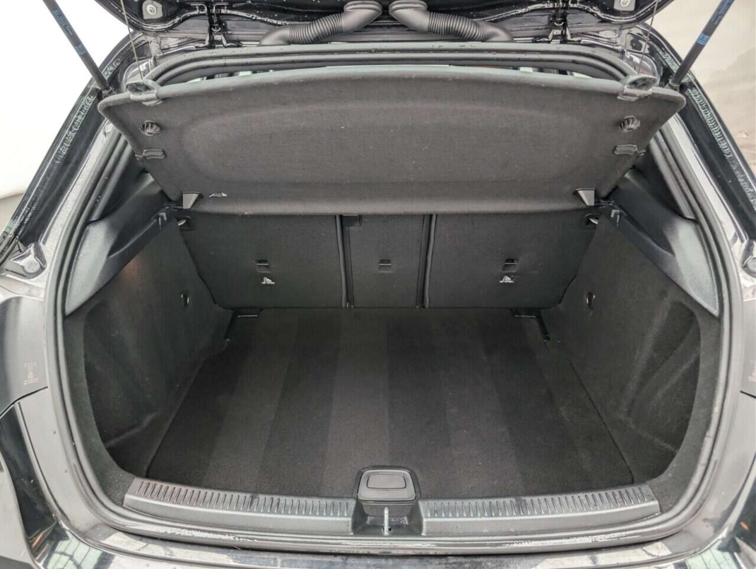 Used Mercedes-Benz A-Class 2018 for sale - 77714864: Photo 25