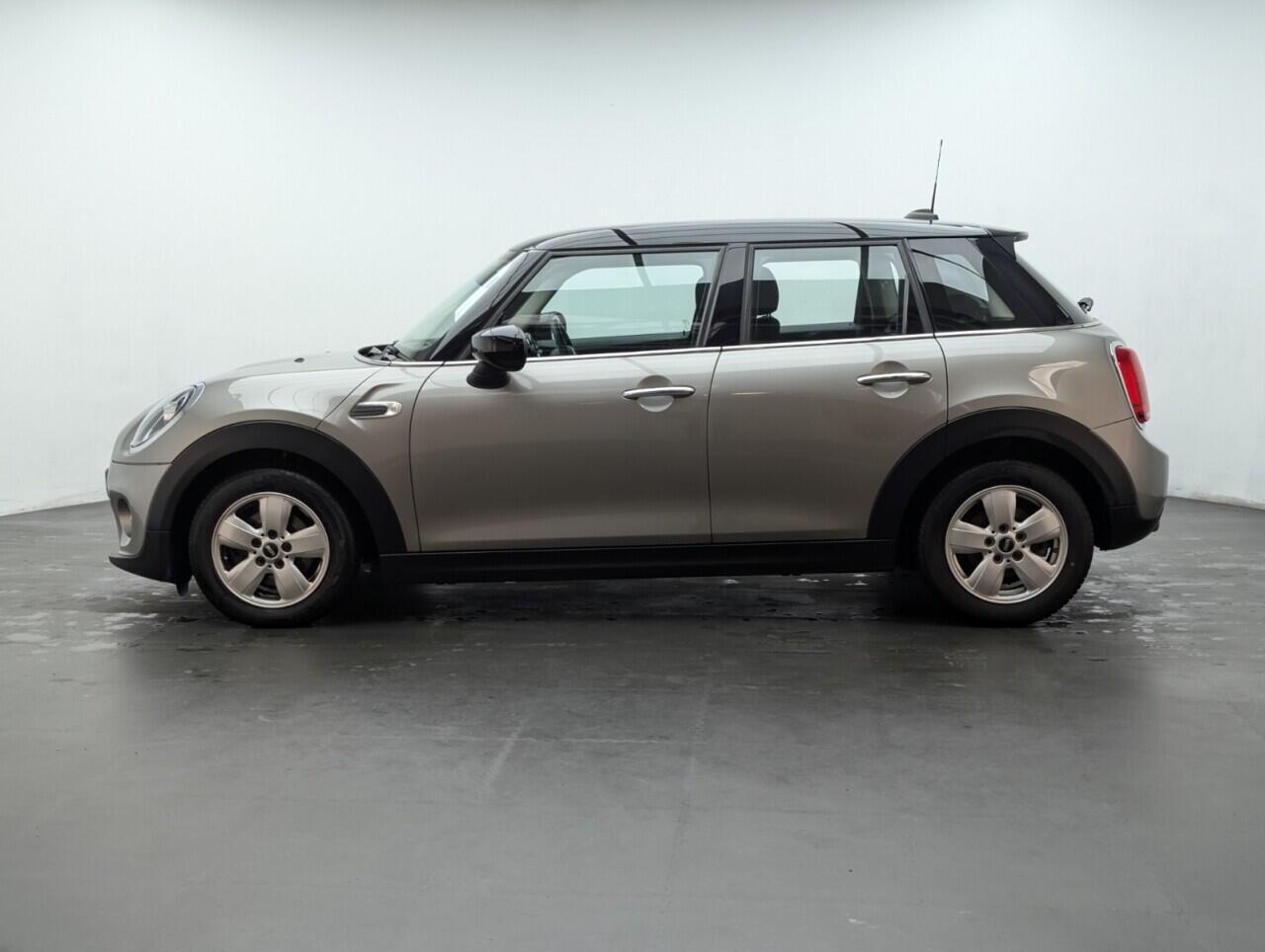 Used MINI Hatch 2020 for sale - 76423203: Photo 5