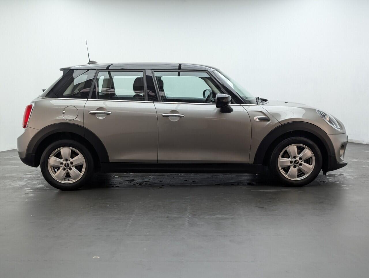Used MINI Hatch 2020 for sale - 76423203: Photo 9