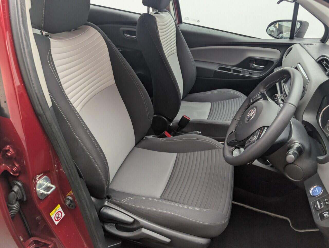 Used Toyota Yaris 2019 for sale - 76423241: Photo 12