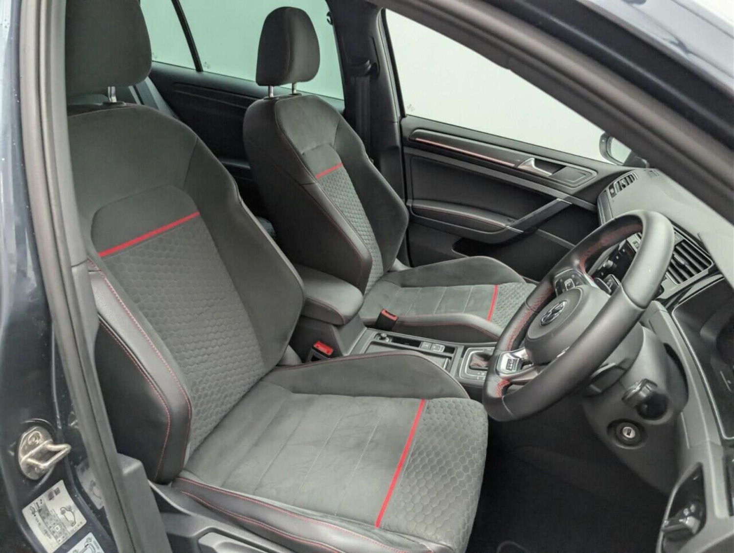 Used Volkswagen Golf 2018 for sale - 77713764: Photo 12