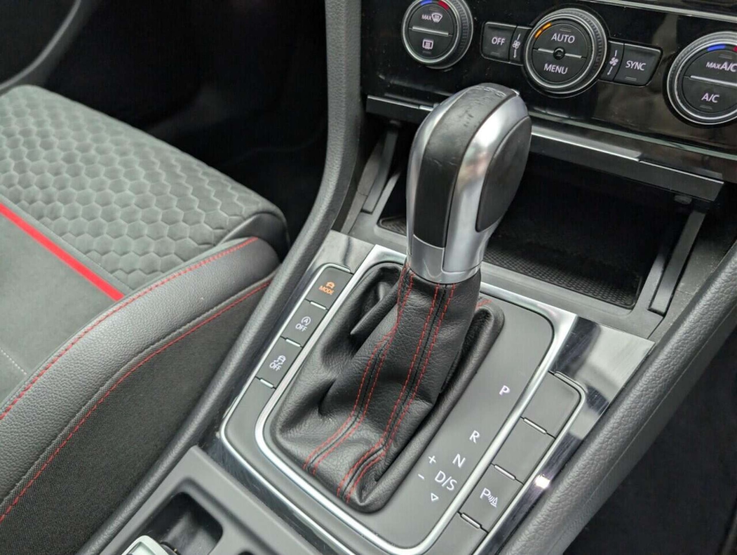 Used Volkswagen Golf 2018 for sale - 77713764: Photo 16