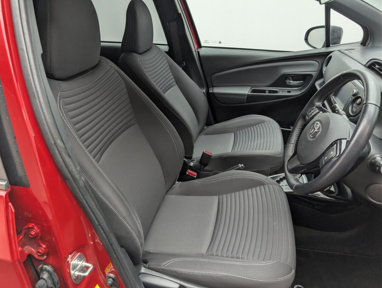 Used Toyota Yaris 2016 for sale - 77345554: Photo 12