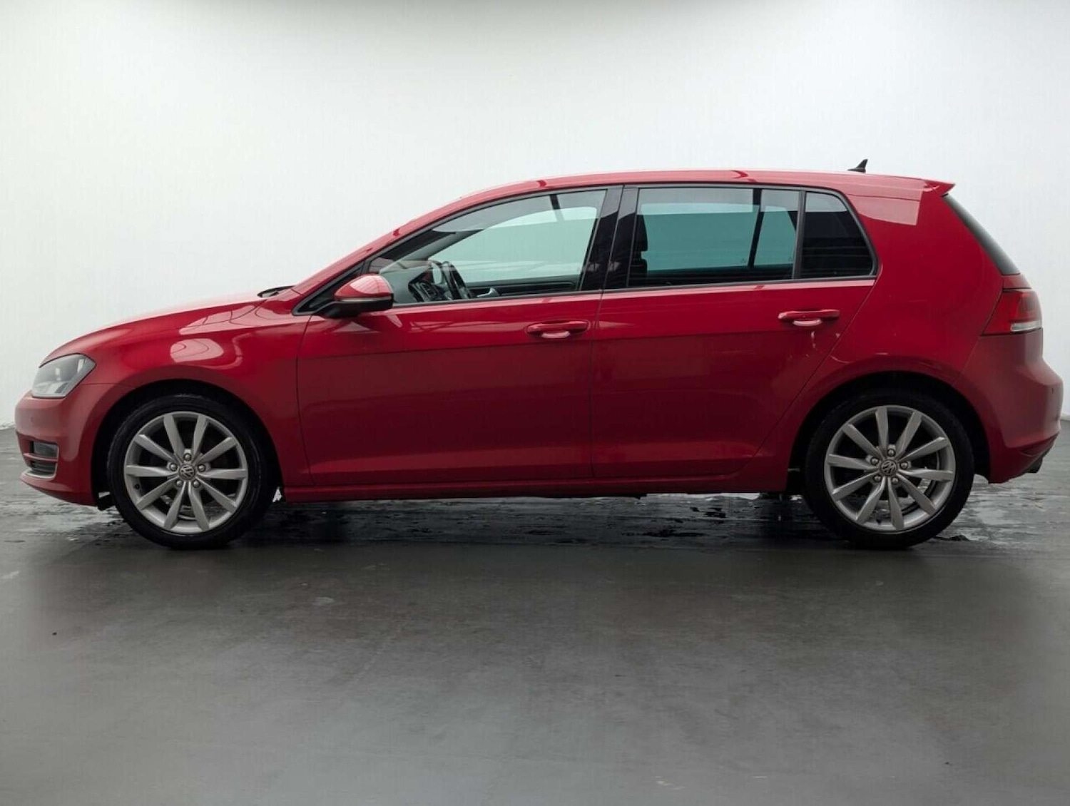 Used Volkswagen Golf 2014 for sale - 77714030: Photo 5