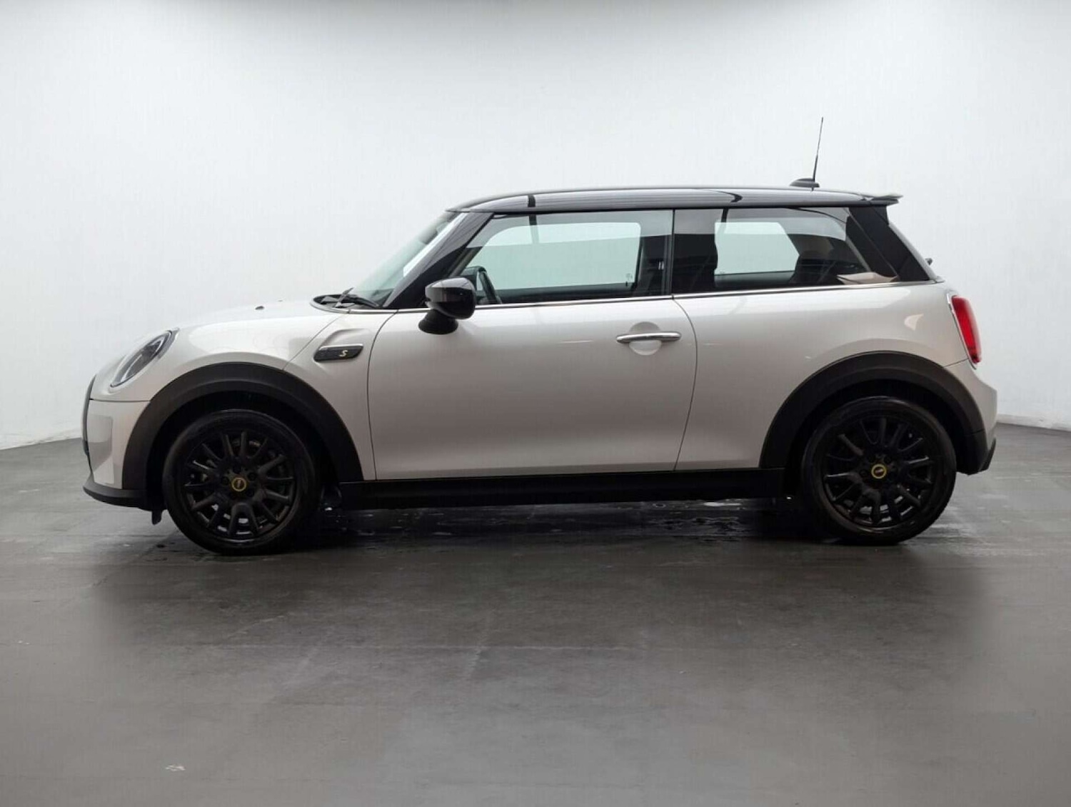 Used MINI Hatch 2021 for sale - 77802709: Photo 6