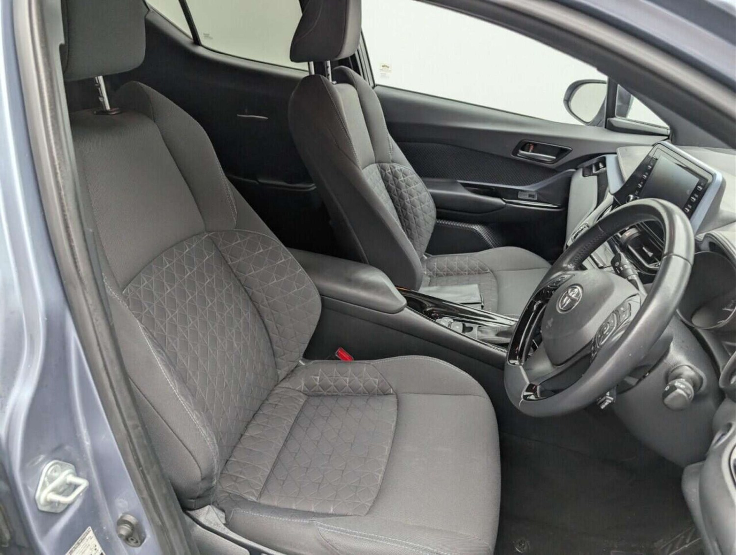 Used Toyota C-HR 2020 for sale - 77714015: Photo 12