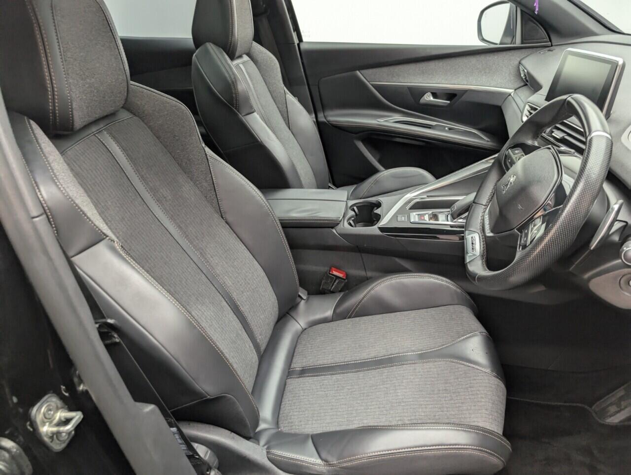 Used Peugeot 3008 2017 for sale - 76423006: Photo 12