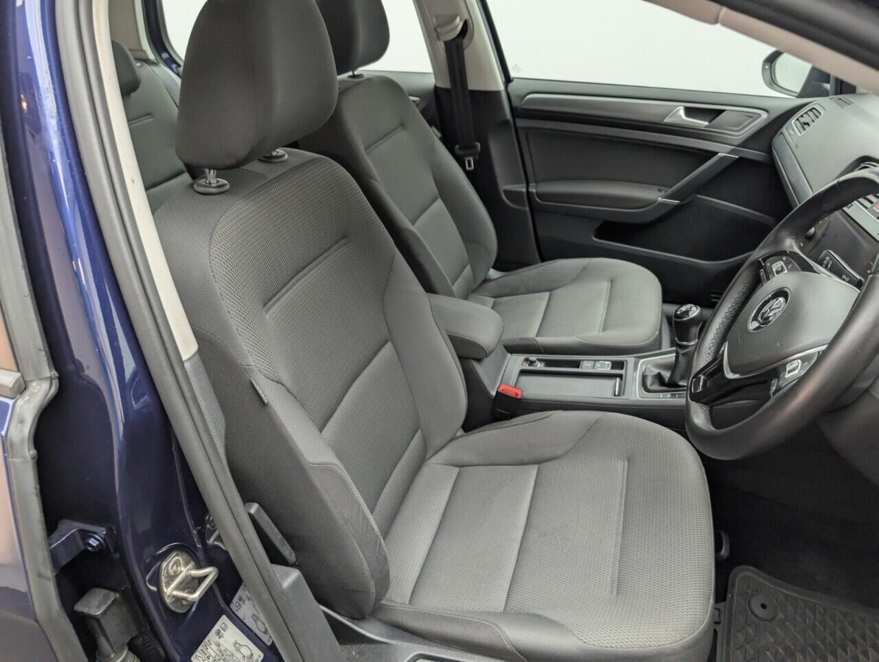 Used Volkswagen Golf 2017 for sale - 76422662: Photo 12