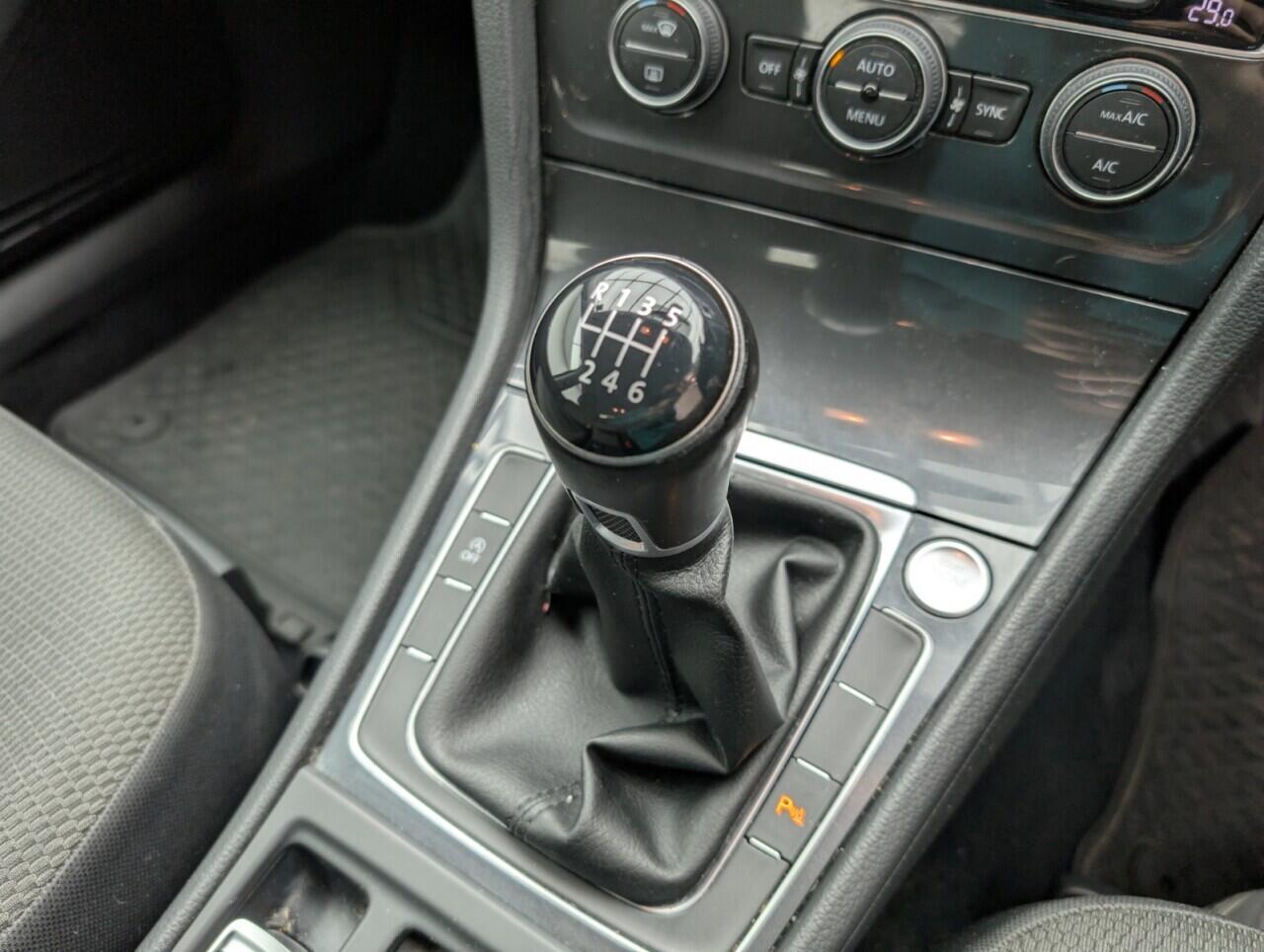 Used Volkswagen Golf 2017 for sale - 76422662: Photo 17