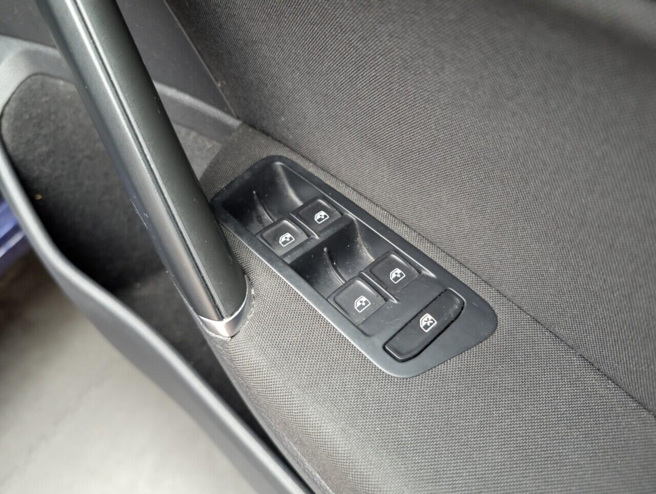 Used Volkswagen Golf 2017 for sale - 76422662: Photo 22