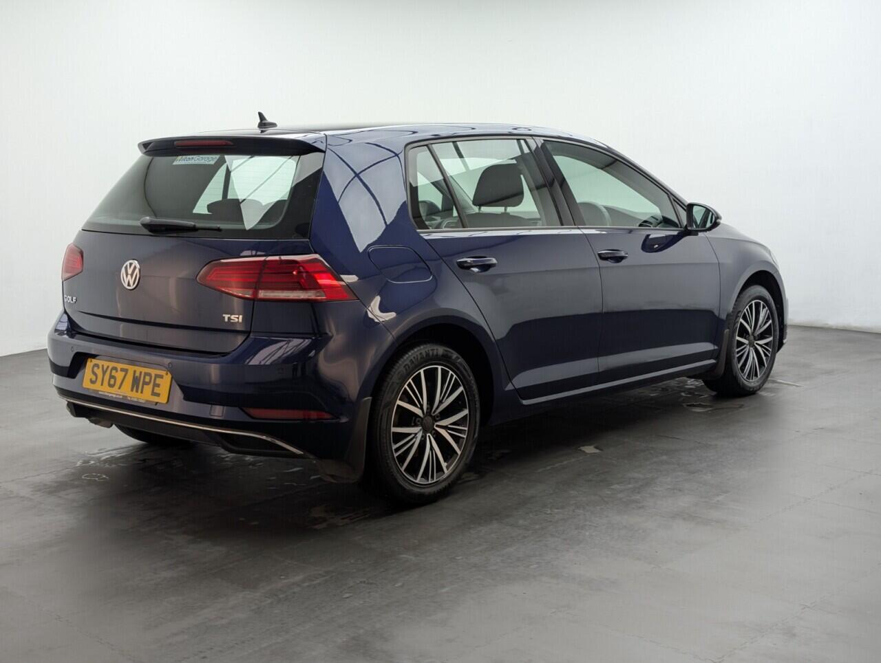 Used Volkswagen Golf 2017 for sale - 76422662: Photo 8