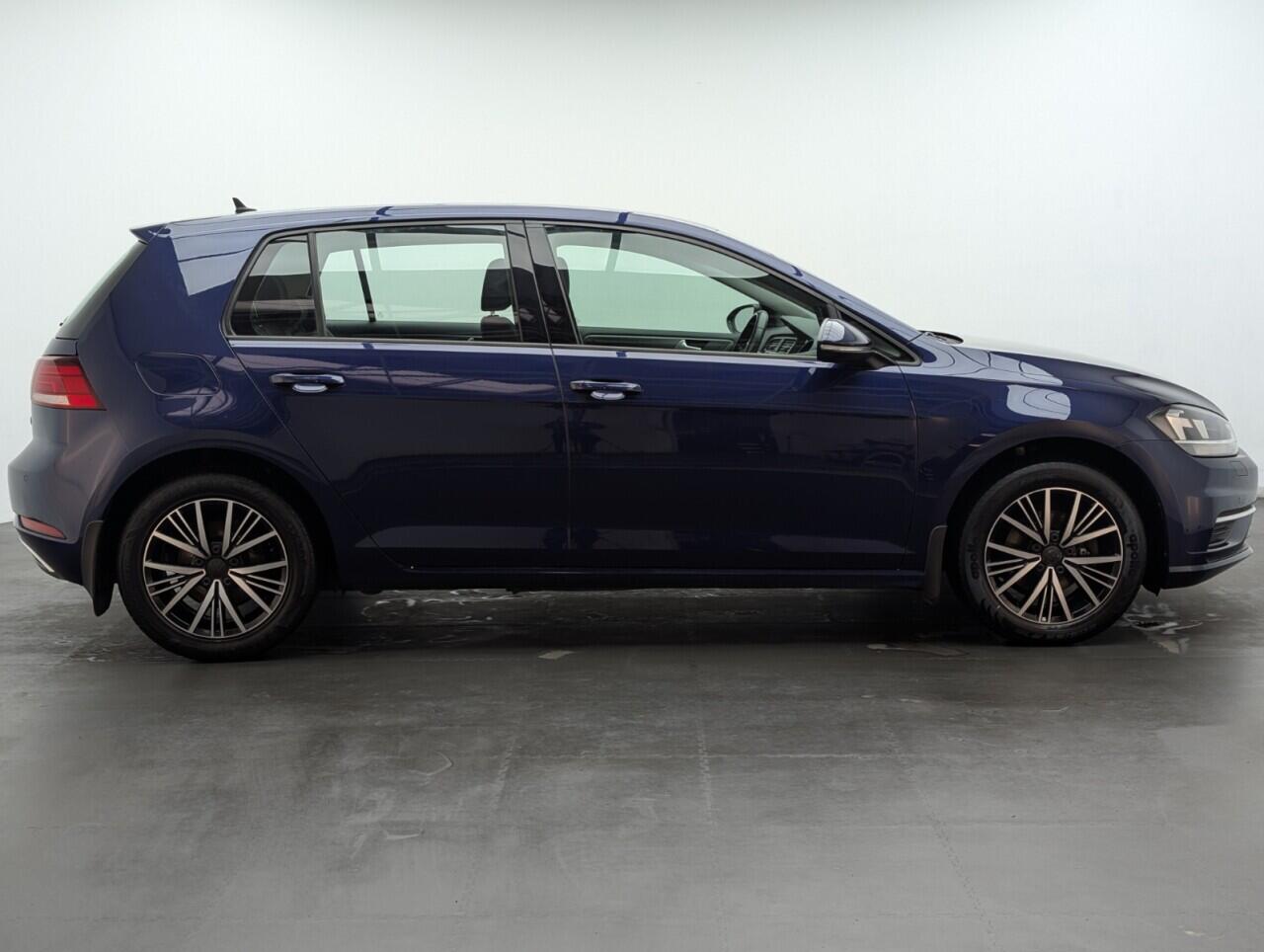 Used Volkswagen Golf 2017 for sale - 76422662: Photo 9