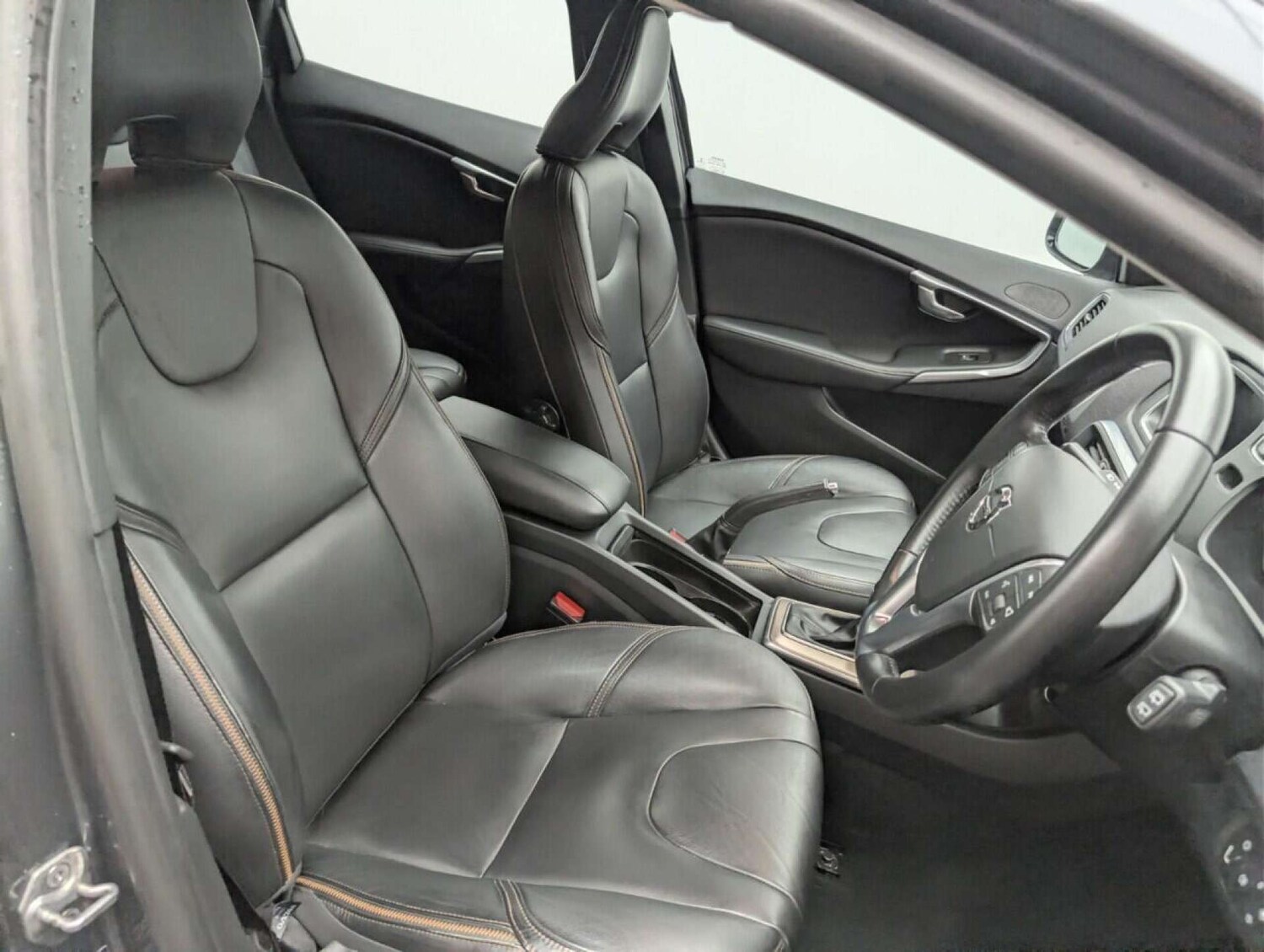 Used Volvo V40 2017 for sale - 77713748: Photo 12