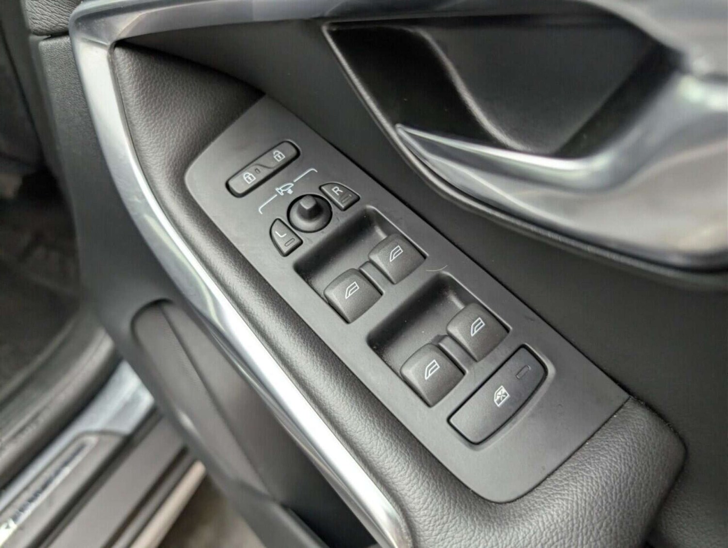 Used Volvo V40 2017 for sale - 77713748: Photo 19