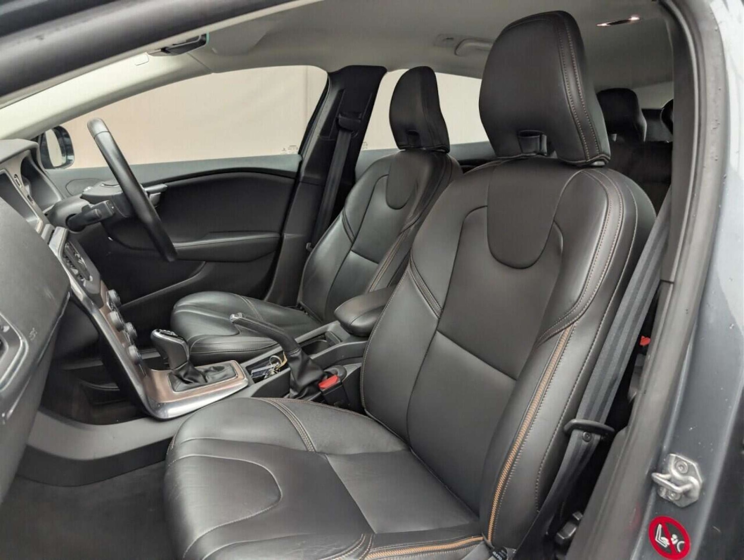 Used Volvo V40 2017 for sale - 77713748: Photo 25