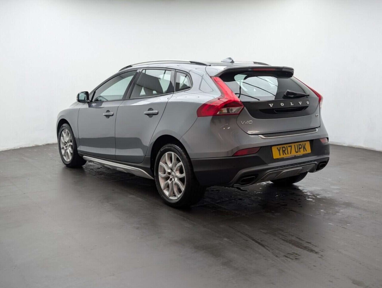 Used Volvo V40 2017 for sale - 77713748: Photo 6