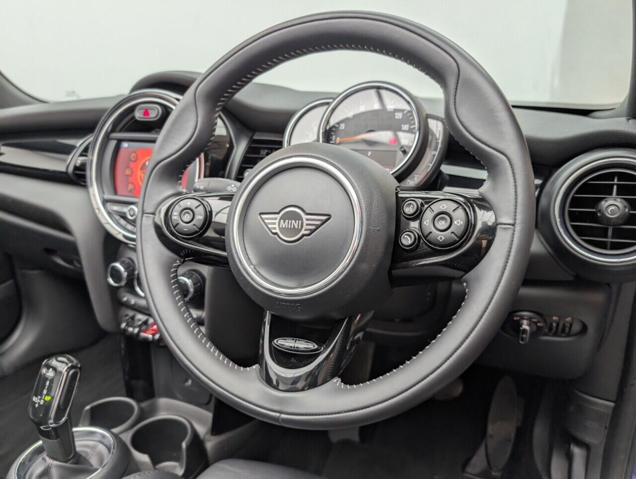 Used MINI Convertible 2019 for sale - 76425091: Photo 24