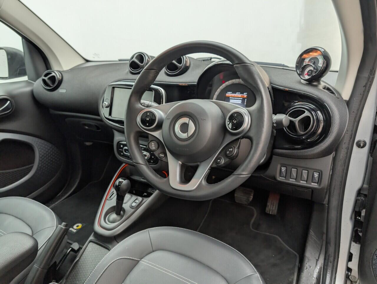 Used smart fortwo 2022 for sale - 76425733: Photo 11