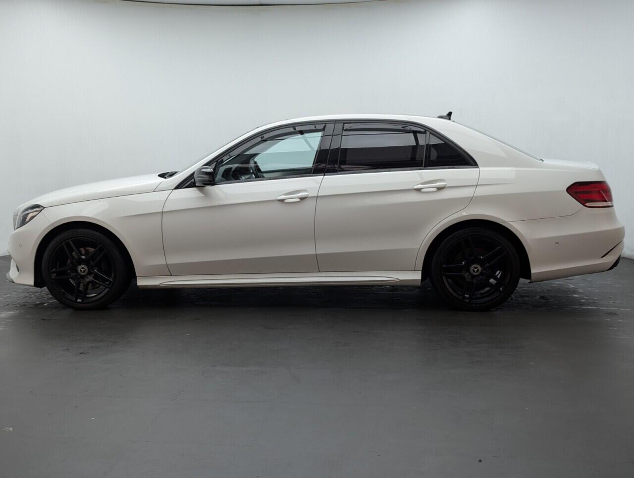 Used Mercedes-Benz E Class 2015 for sale - 76425492: Photo 5