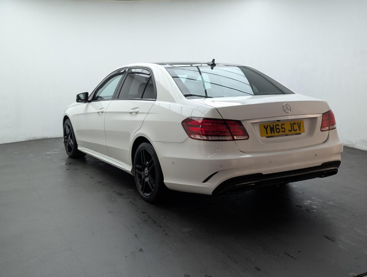 Used Mercedes-Benz E Class 2015 for sale - 76425492: Photo 6