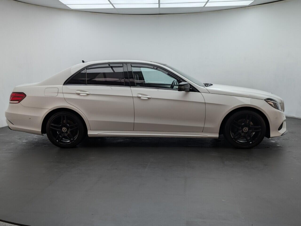 Used Mercedes-Benz E Class 2015 for sale - 76425492: Photo 9