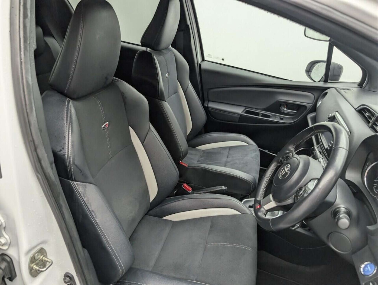 Used Toyota Yaris 2019 for sale - 77714418: Photo 12