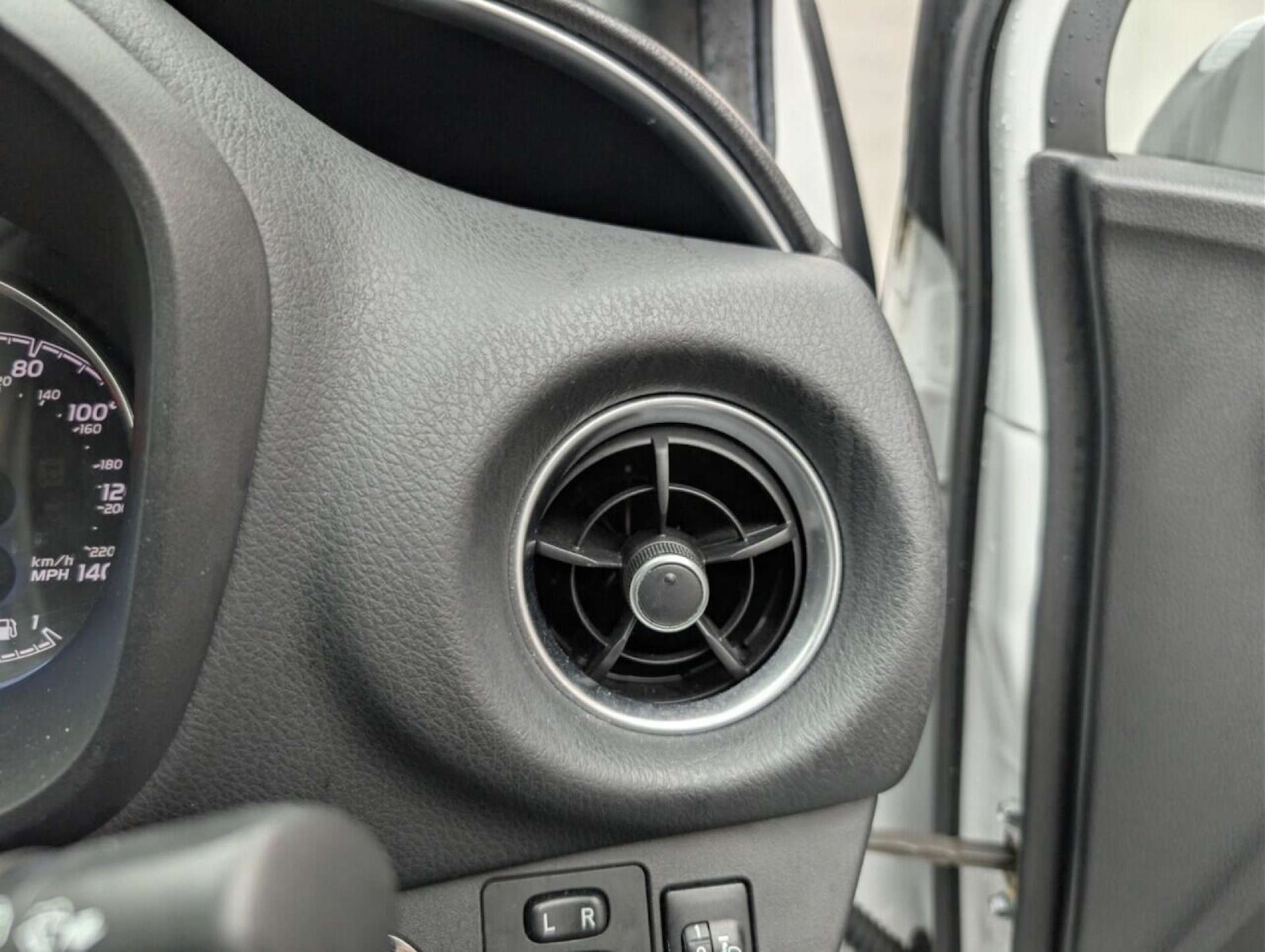 Used Toyota Yaris 2019 for sale - 77714418: Photo 19