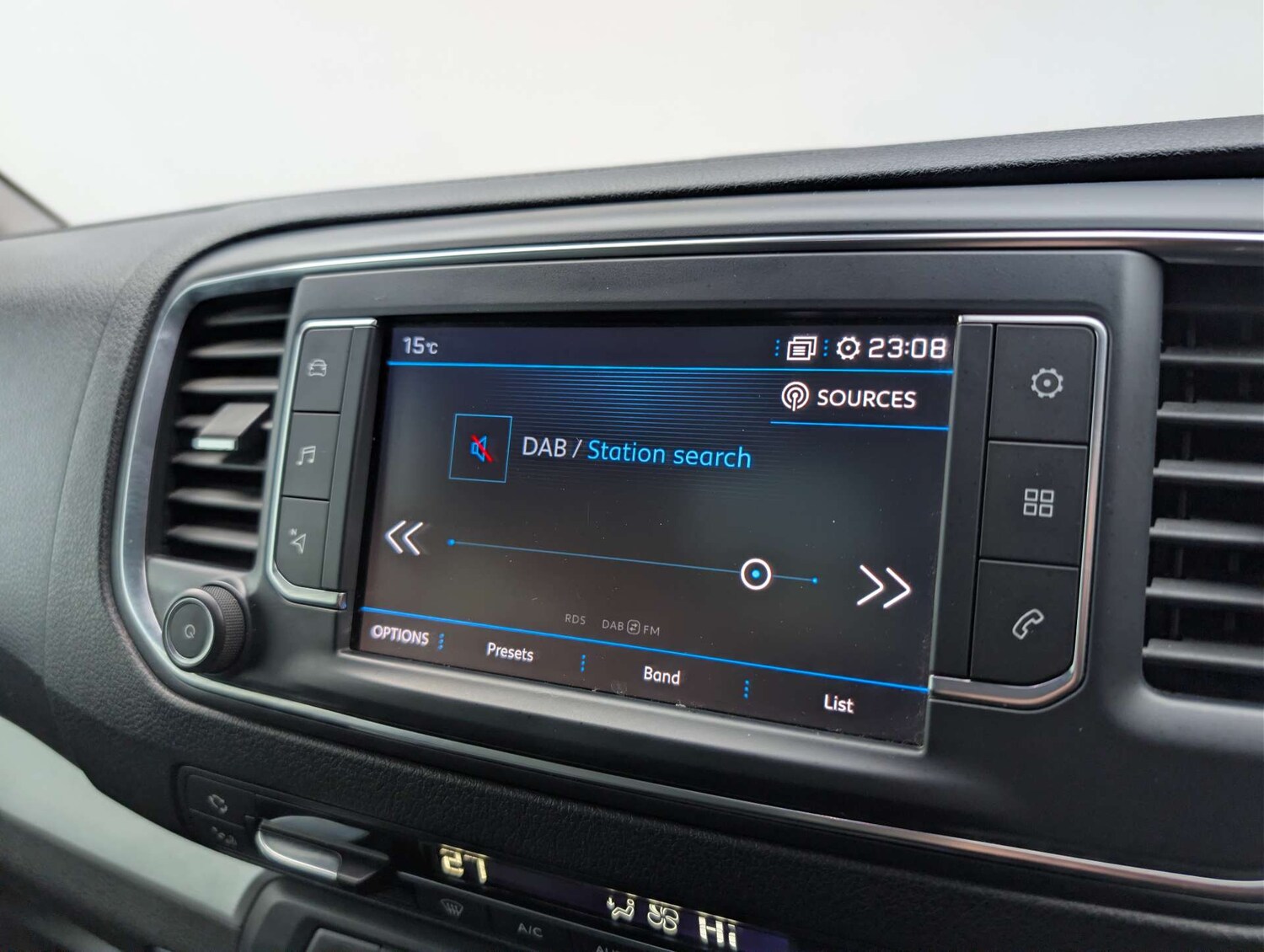 Used Peugeot Traveller 2019 for sale - 77836354: Photo 18