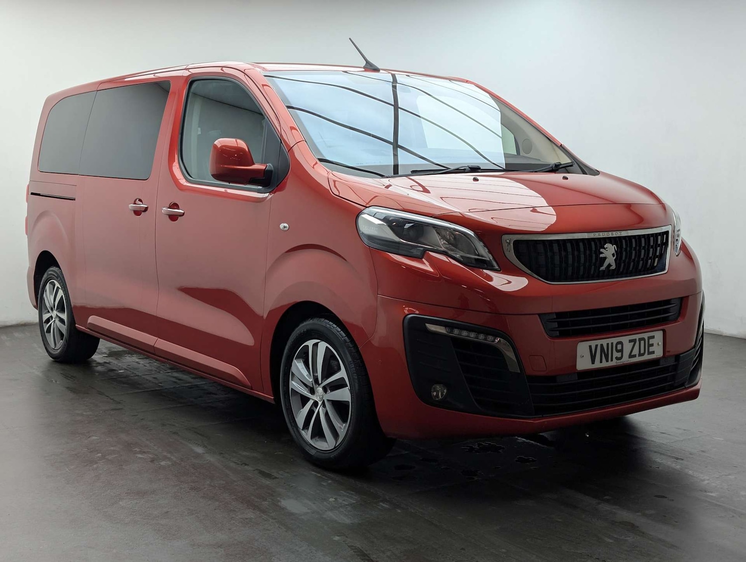 Used Peugeot Traveller 2019 for sale - 77836354: Photo 3