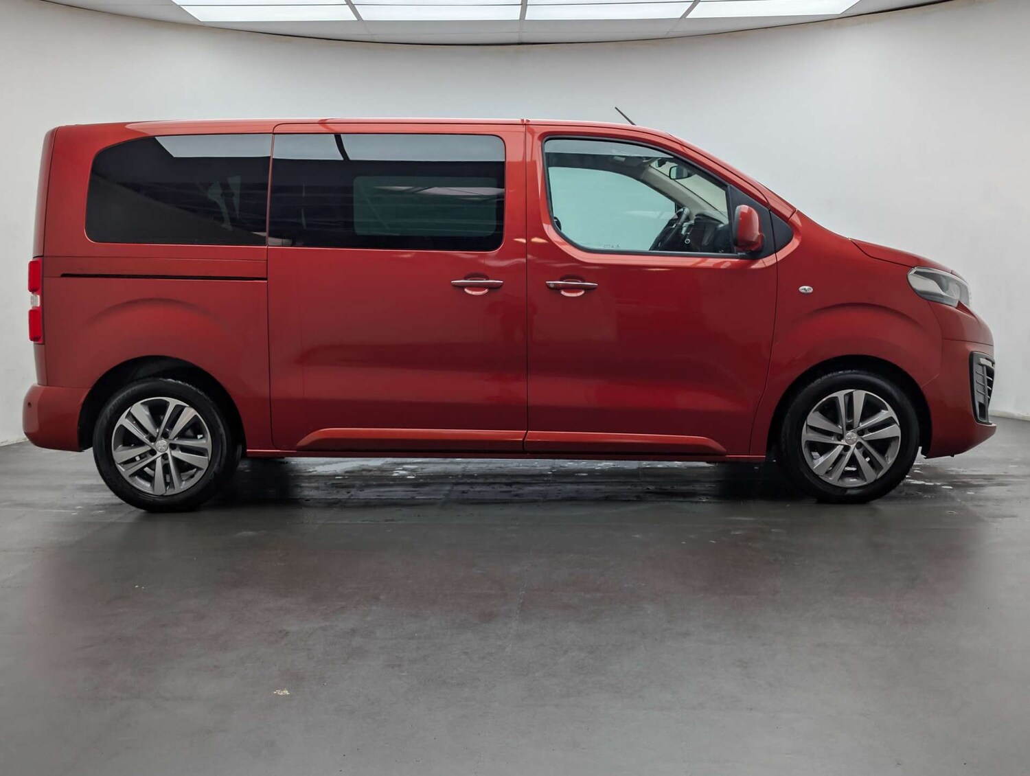 Used Peugeot Traveller 2019 for sale - 77836354: Photo 34